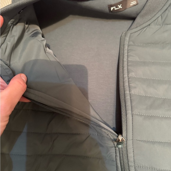 Men's sage green Quilted Vest - Picture 4 of 7